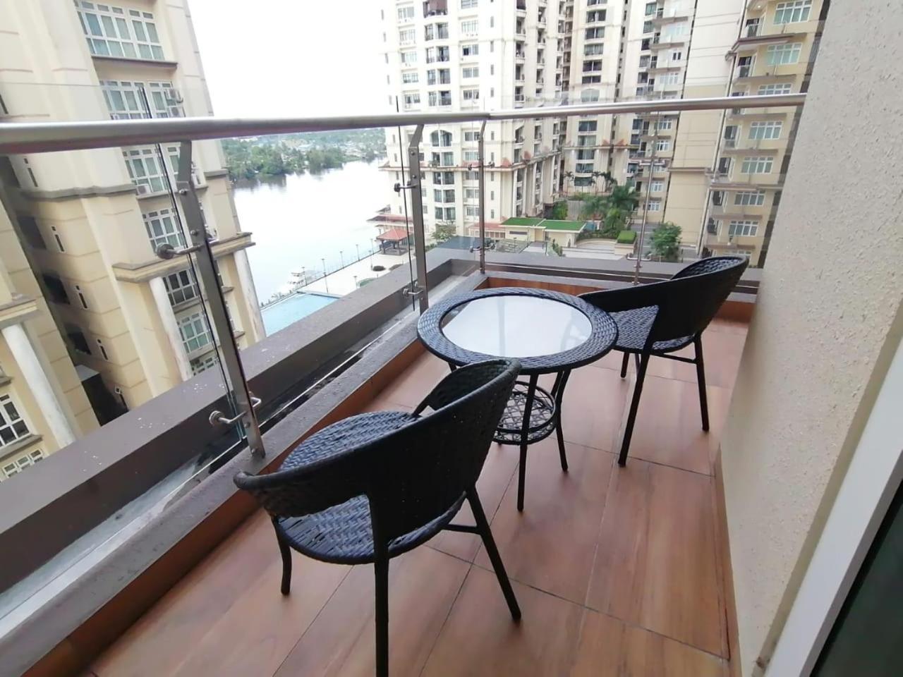 Cozzzy Hut @ Riverine Diamond Kuching
